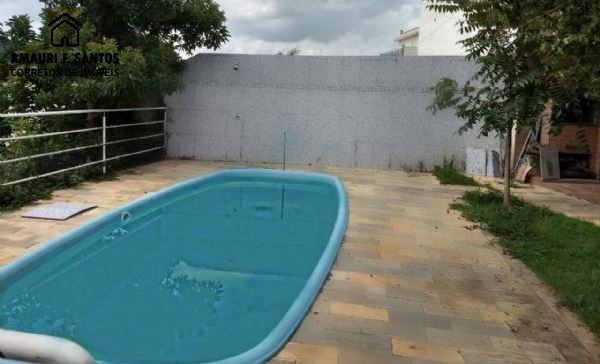 casa ampla c/ piscina em cond. fechado